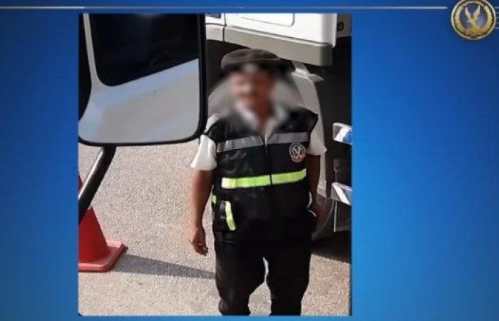 الداخلية: فيديو تجاوز فرد شرطة عند استيقاف سيارة نقل قديم وتم إنهاء خدمته