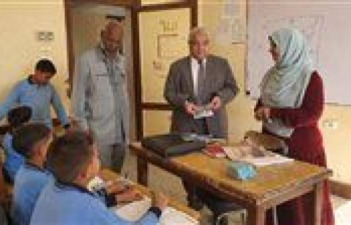 وكيل تعليم الأقصر يعقد اجتماعًا موسعًا لمناقشة الاستعدادات النهائية لامتحانات نهاية العام