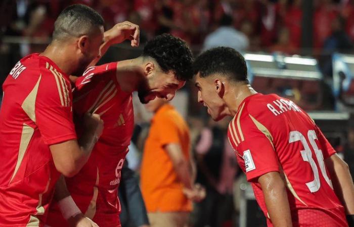 في دورى nile.. الأهلي يصل ملعب برج العرب لمواجهة المصري